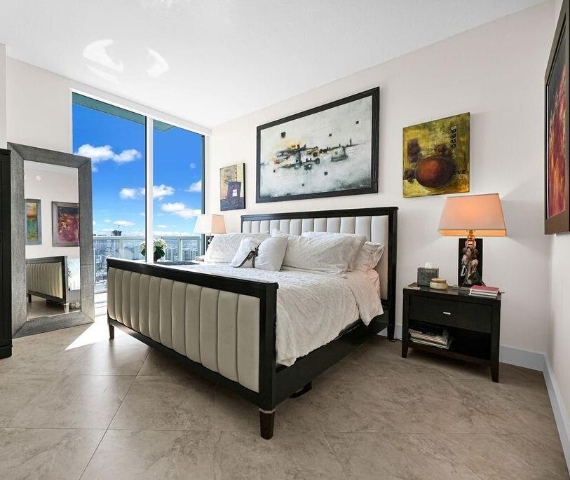 Building Photo - 1900 N Bayshore Dr