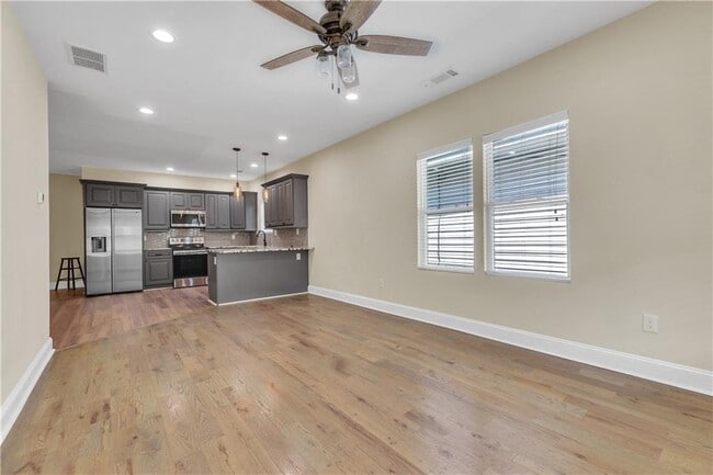 Building Photo - 998 Mayson Turner Rd NW