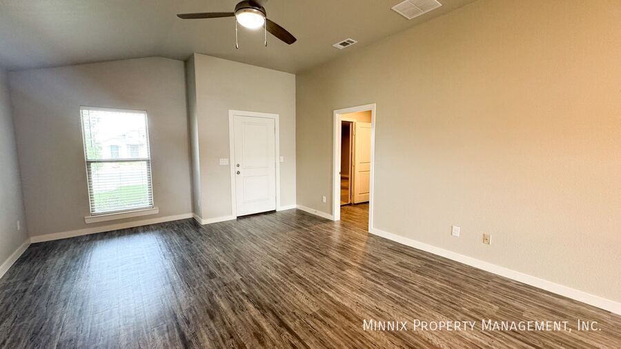 Building Photo - 3219 Abbeville Ave