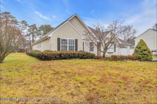 Building Photo - 5 Laketree Ct