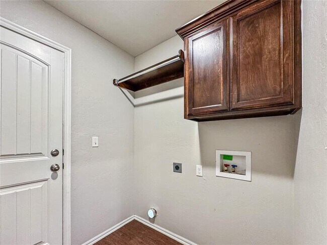 Building Photo - 1729 Everglade Ct