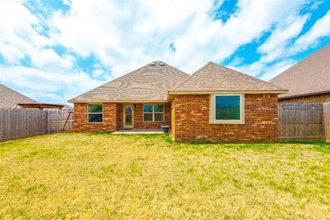 Building Photo - 12108 Chesterfield Ln