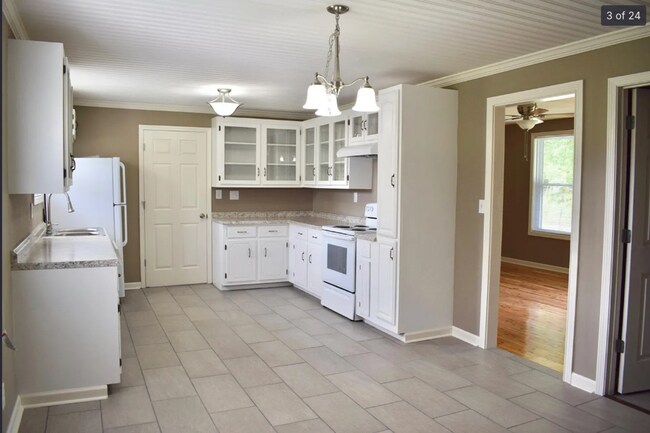 Building Photo - 442 Appleton Dr