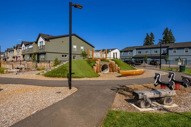 Building Photo - Brand New! - 3 Bedroom Townhome in Brush Prairie