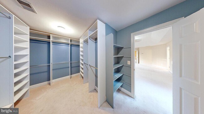 Building Photo - 309 Pure Spring Crescent