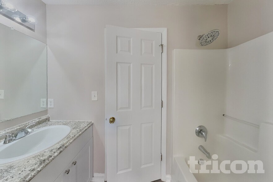 Building Photo - 105 Pinto Ln