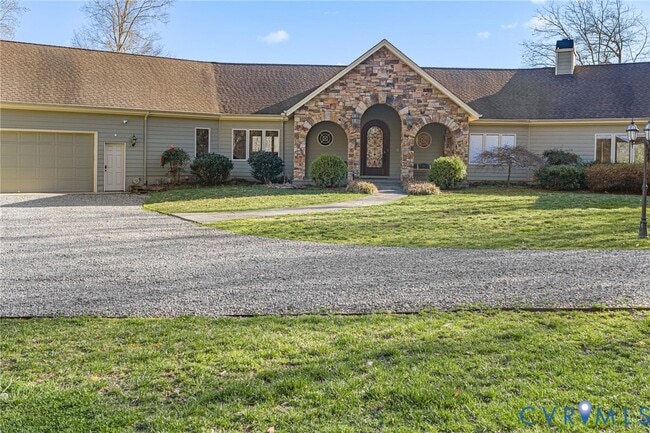 Building Photo - 3535 Meadow Rd