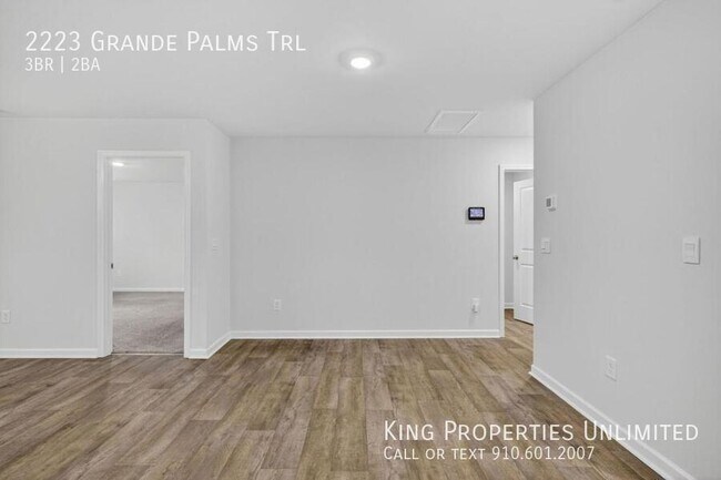 Building Photo - 2223 Grande Palms Trl