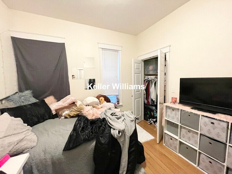 Building Photo - 1625 Tremont St