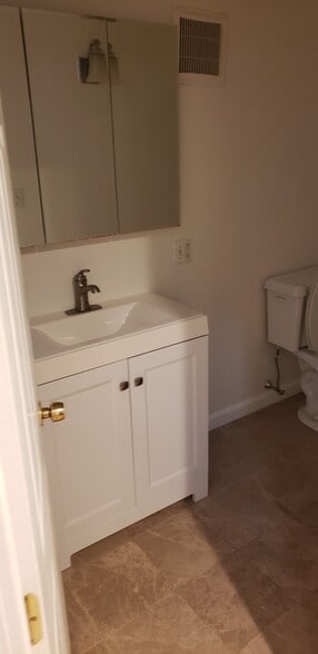 Building Photo - 25 Fleet St