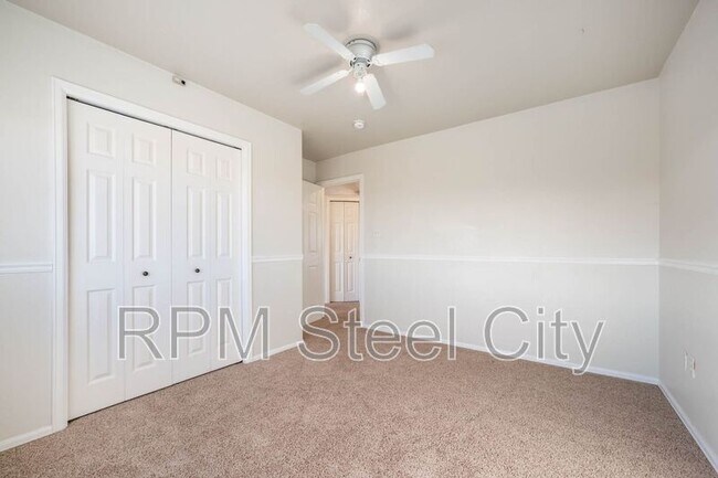 Building Photo - 265 N Paramount Ln