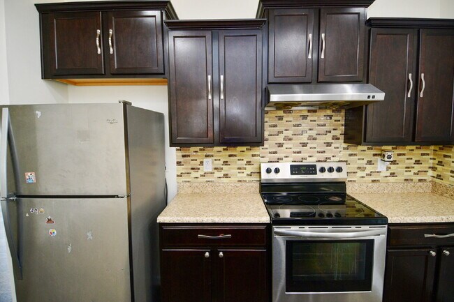 Building Photo - Spacious 5-bedroom, 3 full bath home in the Greenwood/Clark Pleasant area