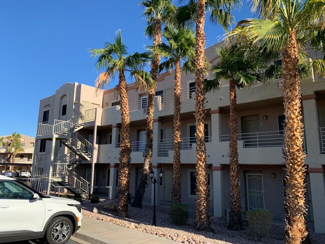 Building Photo - 2 bedroom condo in Laughlin!