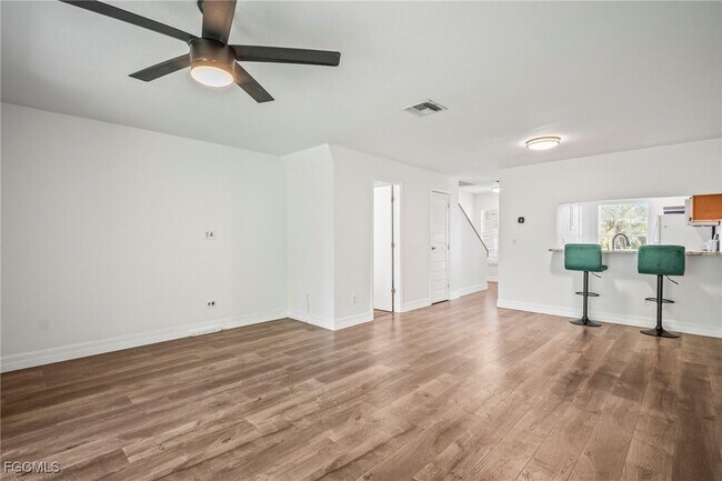 Building Photo - 6156 Lakefront Dr