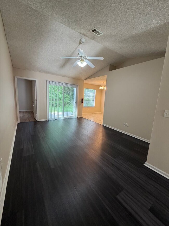 Building Photo - 101 Talbot Ct