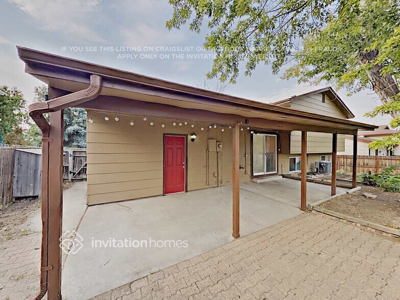 Building Photo - 11269 E Center Ave