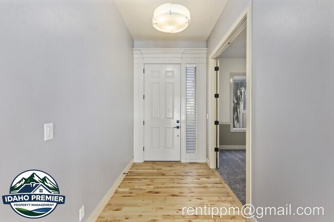 Building Photo - 3103 E Tybalt Ct