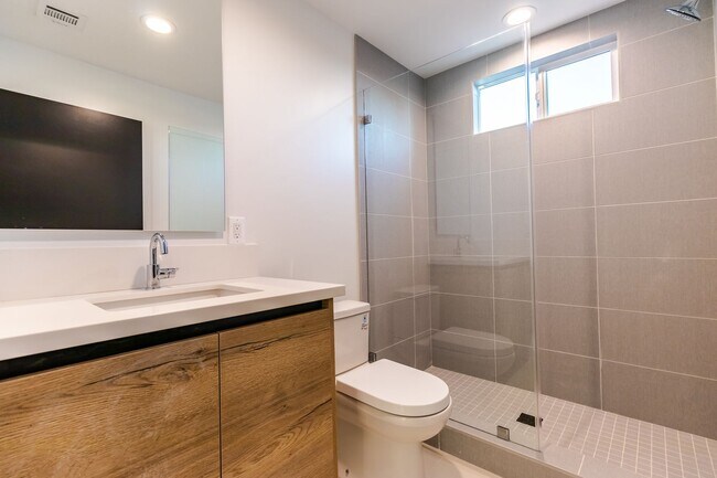 Building Photo - 5020 Pickford St