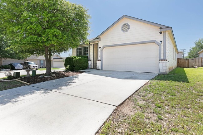 Building Photo - Boerne, TX ~Single Story 3 Bedroom near Ca...