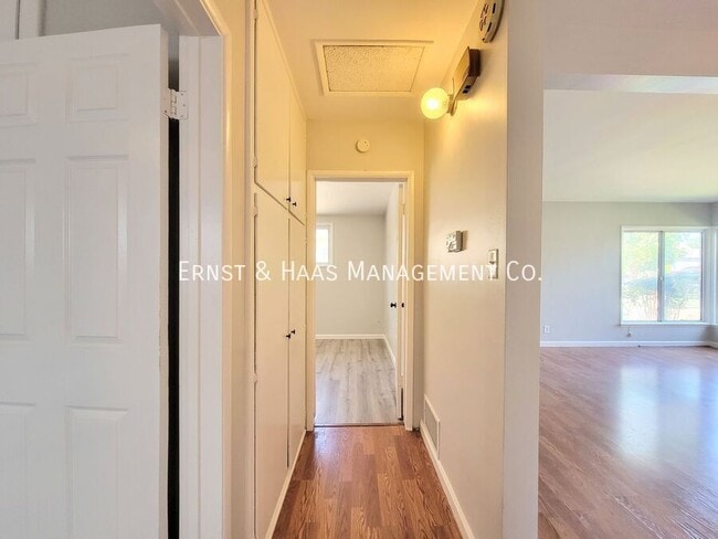 Building Photo - 3527 Pine Ave