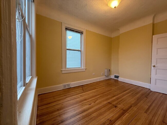 Building Photo - 223 Harrison Ave