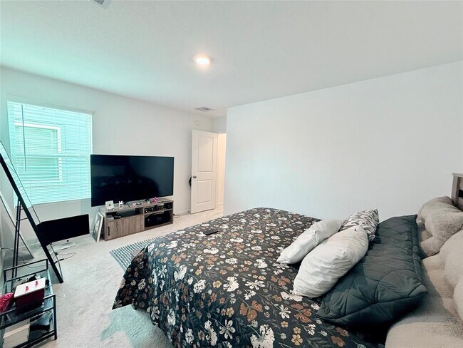 Building Photo - 21321 Carosella Dr