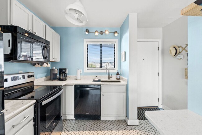 Building Photo - 302 Canal Dr