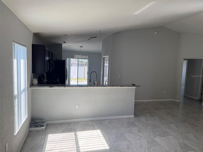 Building Photo - 2671 Sanderling St
