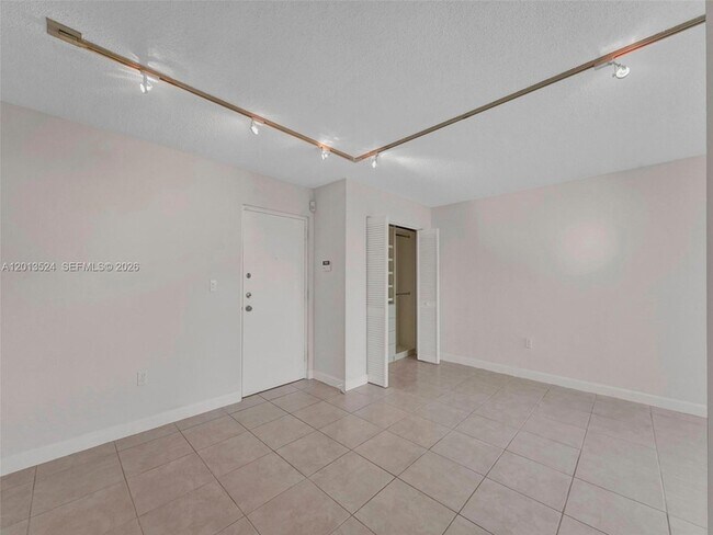 Building Photo - 9420 W Flagler St