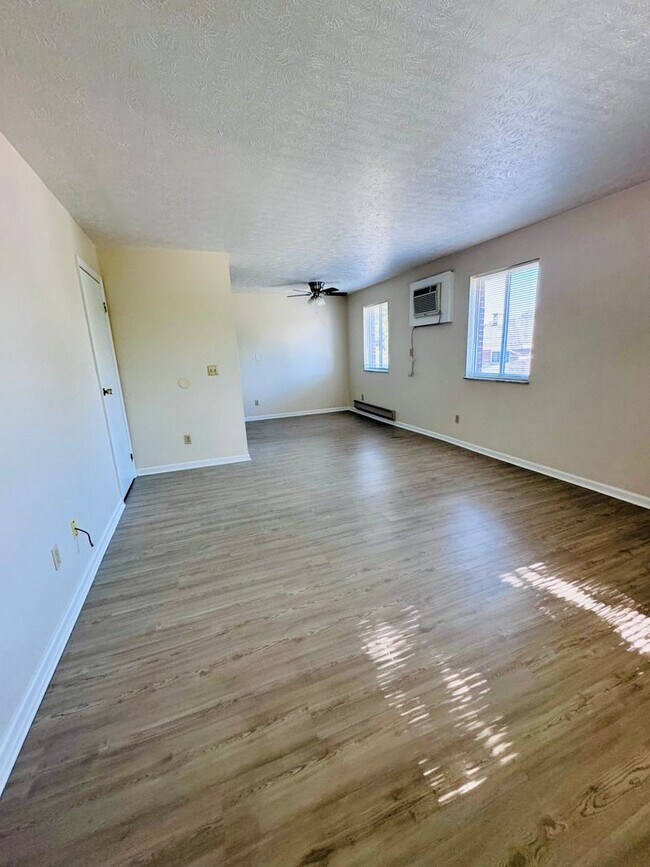 Building Photo - 1408 Jackson Ln