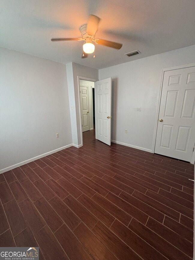 Building Photo - 542 Chateau Cir