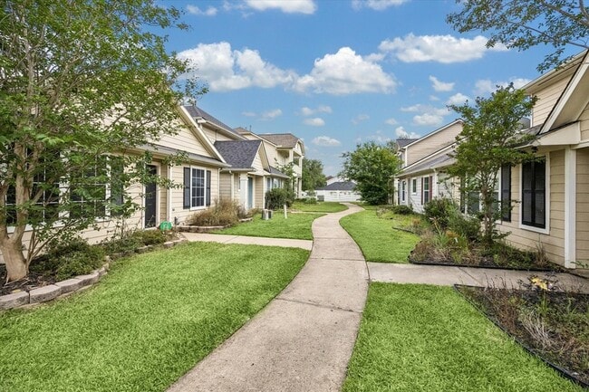 Building Photo - 6106 Settlers Lake Cir E