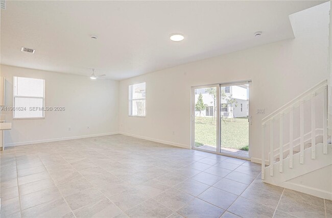 Building Photo - 2728 SE 24th Ct