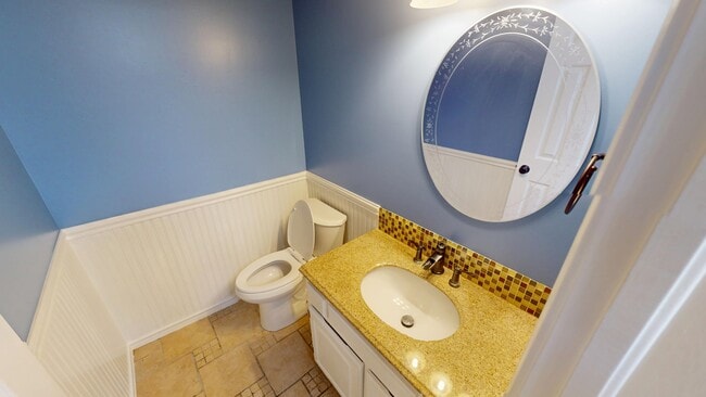 Building Photo - 7535 S Trenton Pl