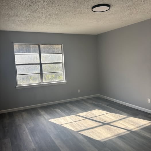 Building Photo - 901 Shallowford Rd