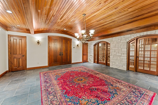 Building Photo - 12932 Sunset Bluff Ct
