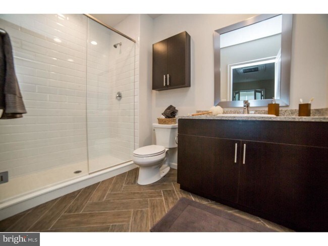 Building Photo - 234 N Christopher Columbus Blvd