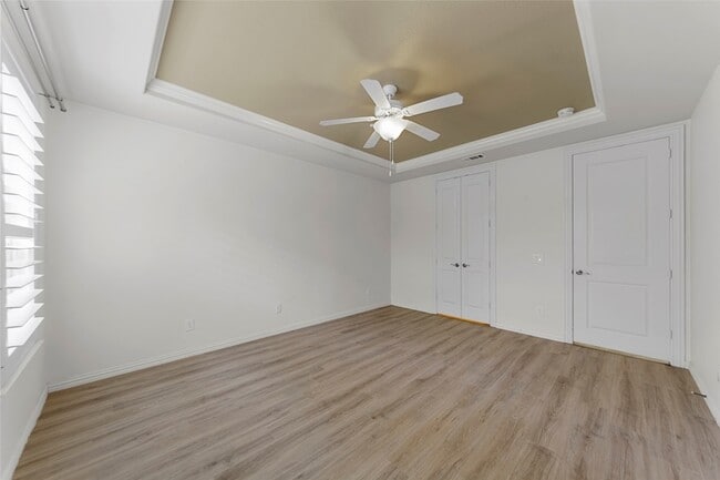 Building Photo - 4829 Bayview Dr