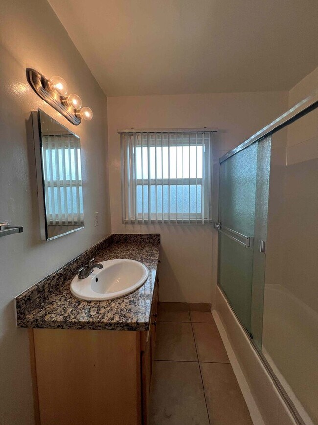 Building Photo - EAST313