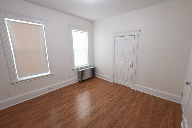 Building Photo - 421 Seaver St