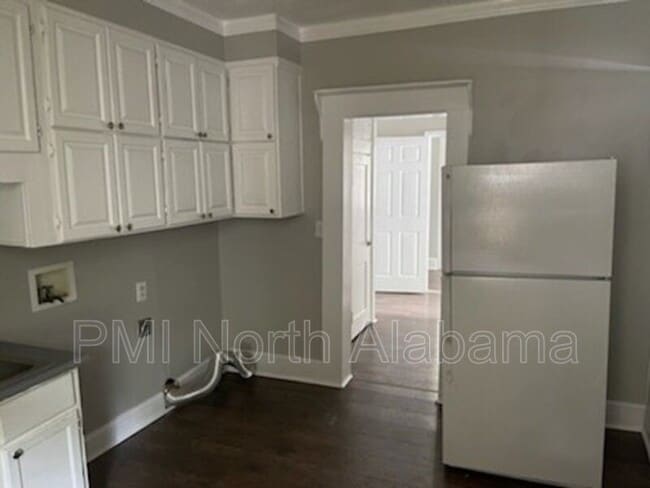 Building Photo - 1310 9th Ave SE