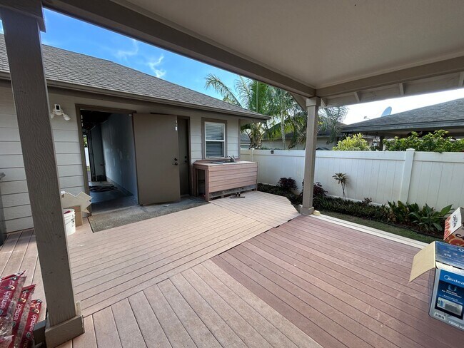 Building Photo - Large Ocean Pointe Home with In-Law Suite,...
