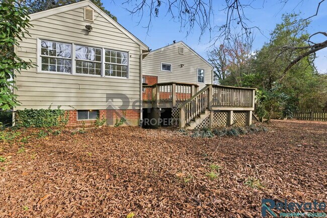 Building Photo - 8903 Freestone Ave