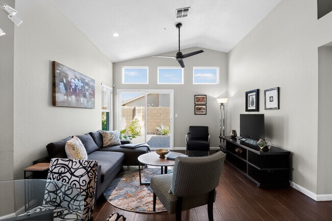 Building Photo - 8828 E Riviera Dr