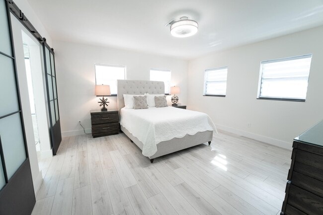 Building Photo - 1330 W Terra Mar Dr