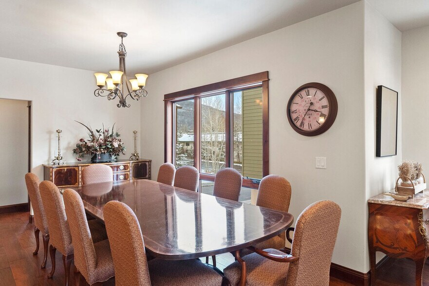 Building Photo - 313 Majestic Cir