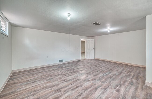 Building Photo - 1139 Miller Ave