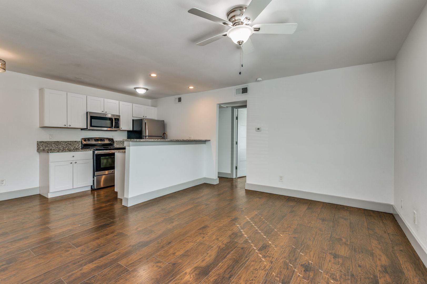 Building Photo - 4633 Fairmount St