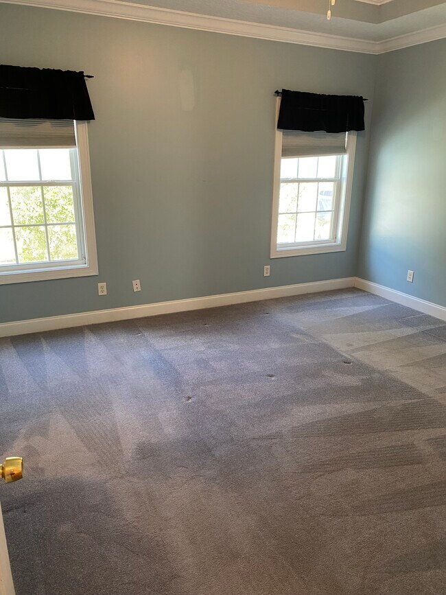 Building Photo - 56 Greyfield Dr