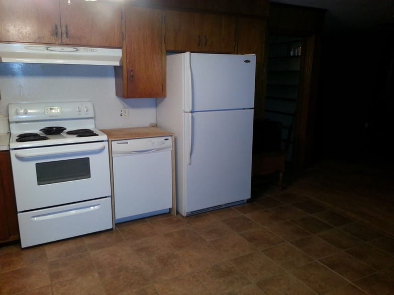 Building Photo - 83 Old Springfield Rd